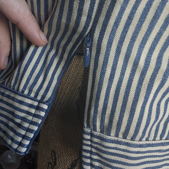 Blue and White Striped Lace-Up Crop Top - Picture 4 of 5